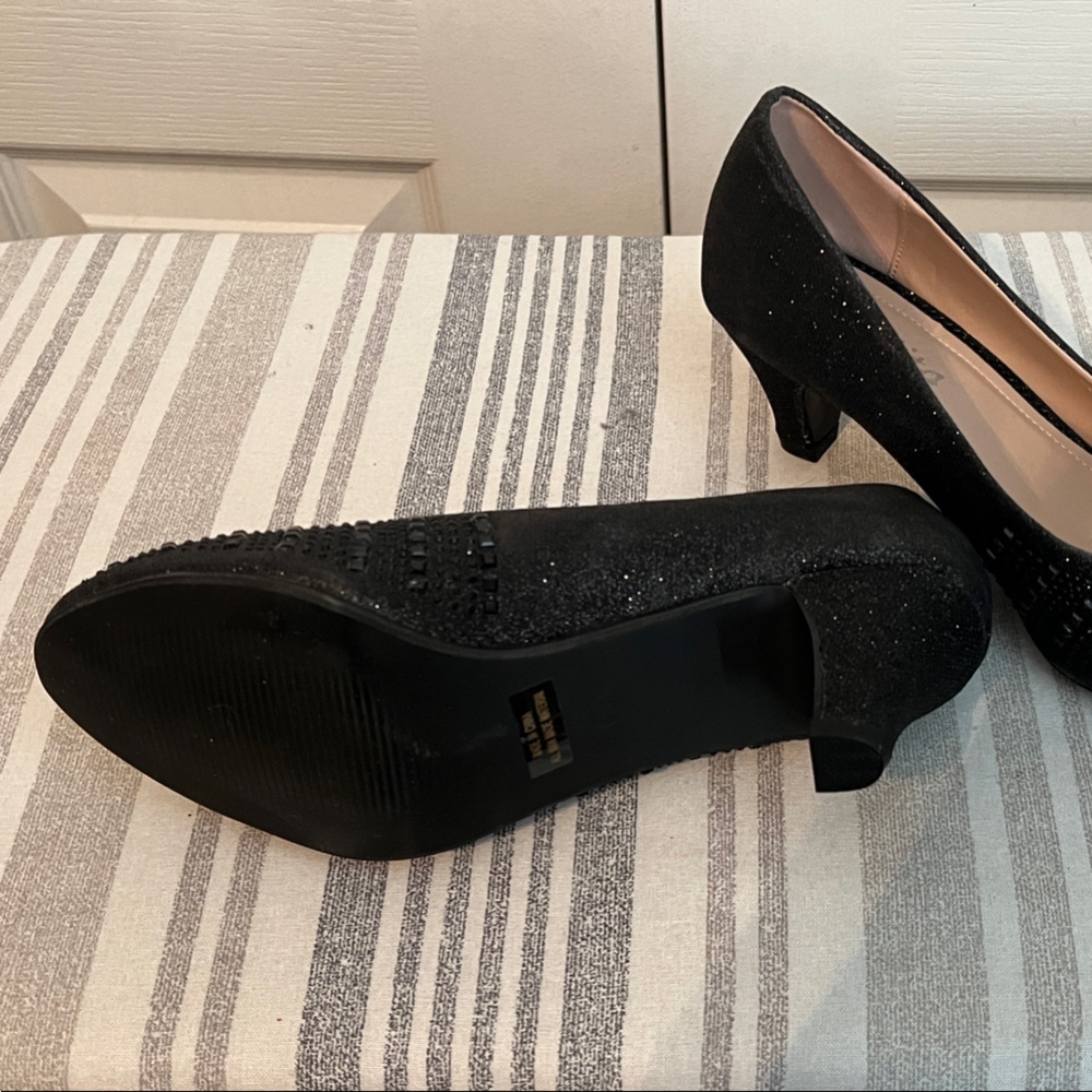 Black Women's Heels - Picture 6 of 7